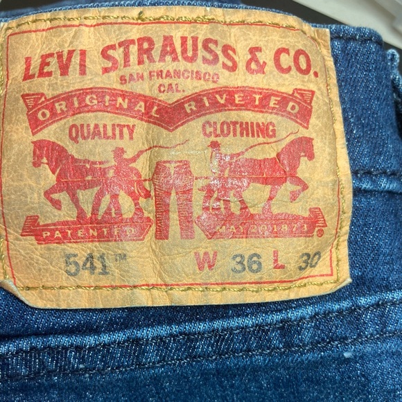 Levi’s 541 Jeans - Picture 4 of 6
